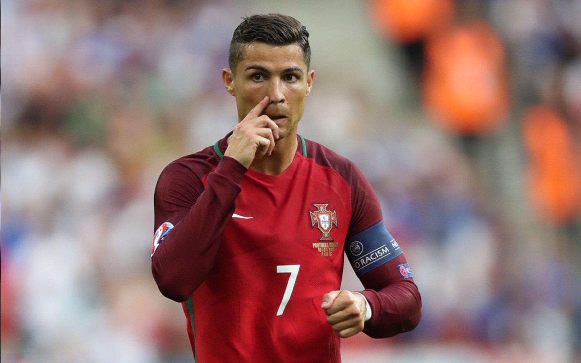 为足球加油，为文明喝彩：青春球场文明满场活动即将启动，校园足球文化活动的口号是什么