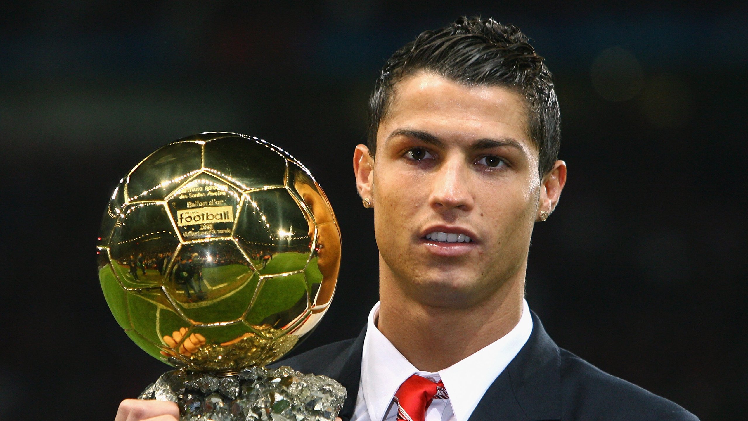 中国足球强化教练责任制度明确技战术执行标准,足球教练员的执教理念